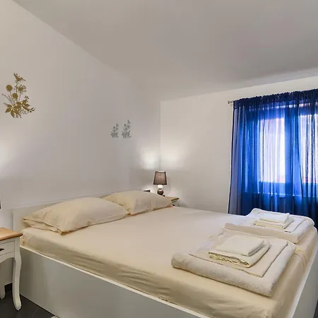 Ines Apartamento Pula