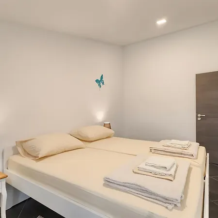 Ines Appartamento Pola